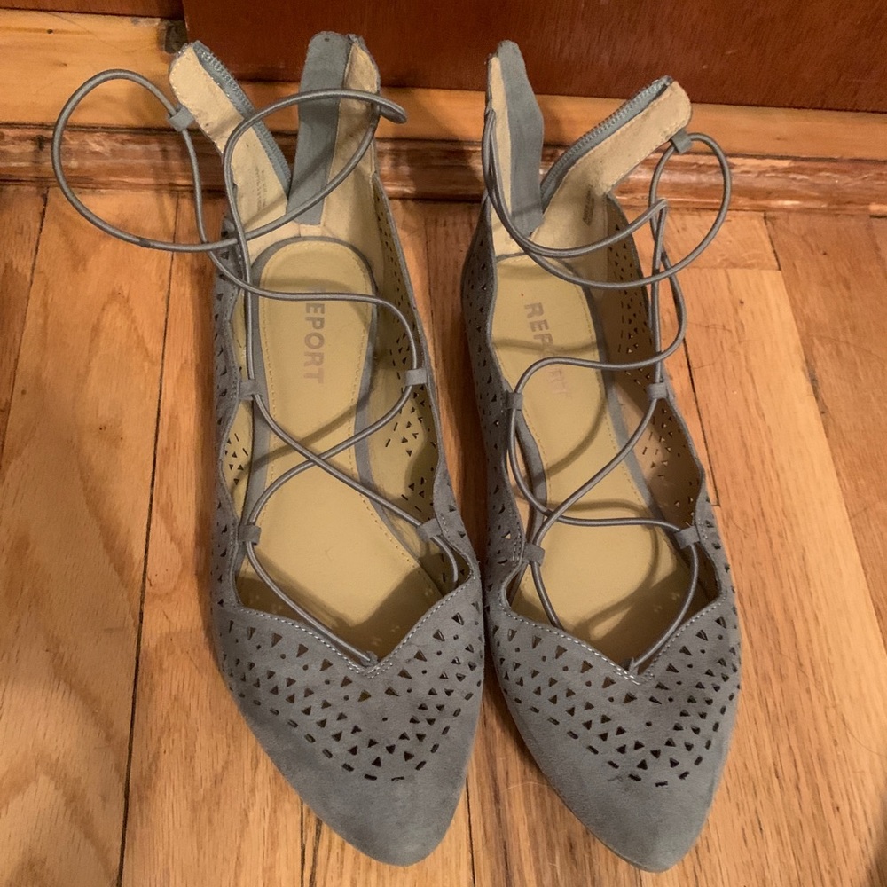 Report ballet flats